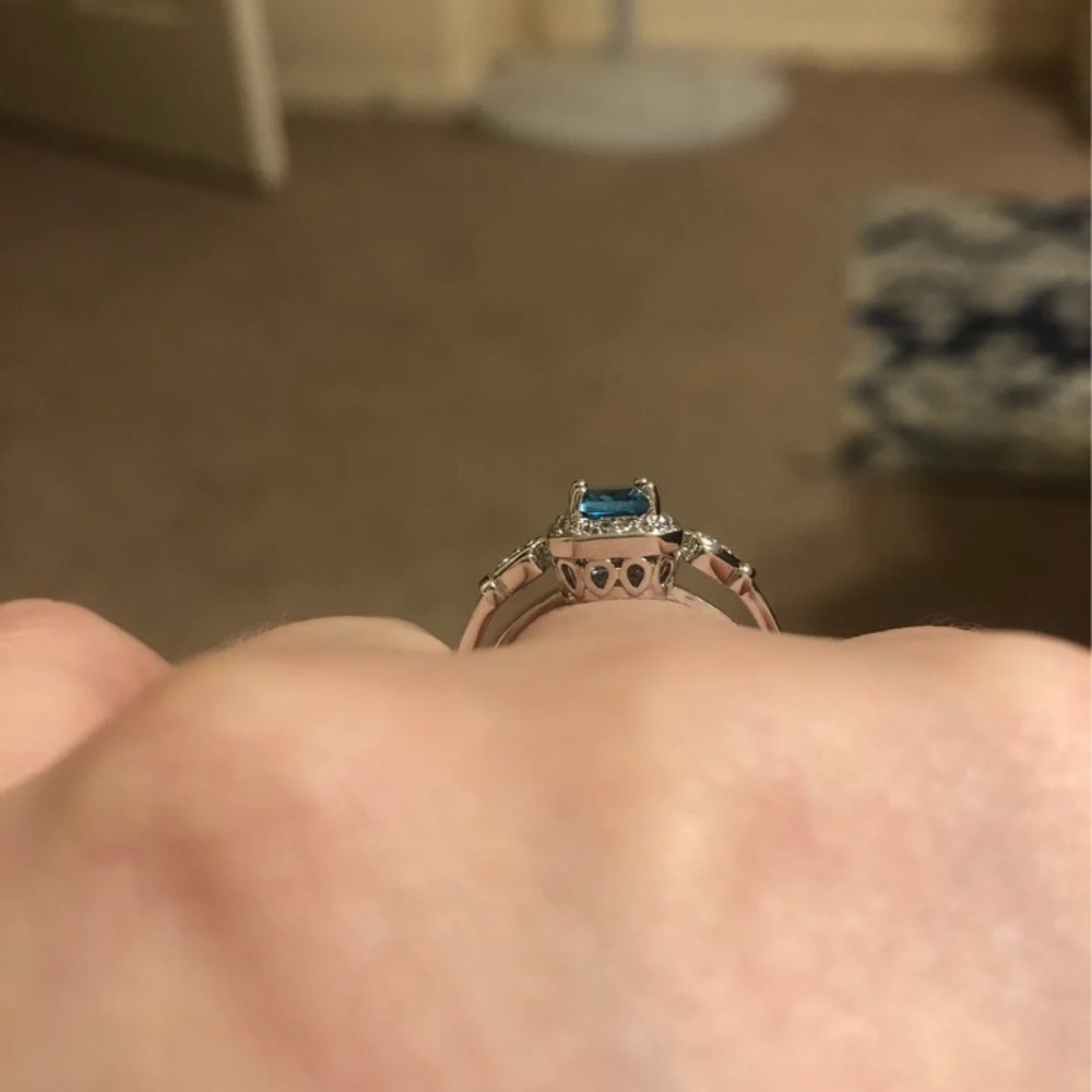 Ring - Picture 3 of 3